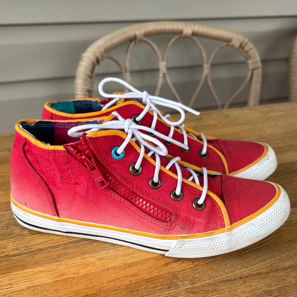 Philip Simon Woman’s Red Sneakers Sz 5 EXC Gently used Condition